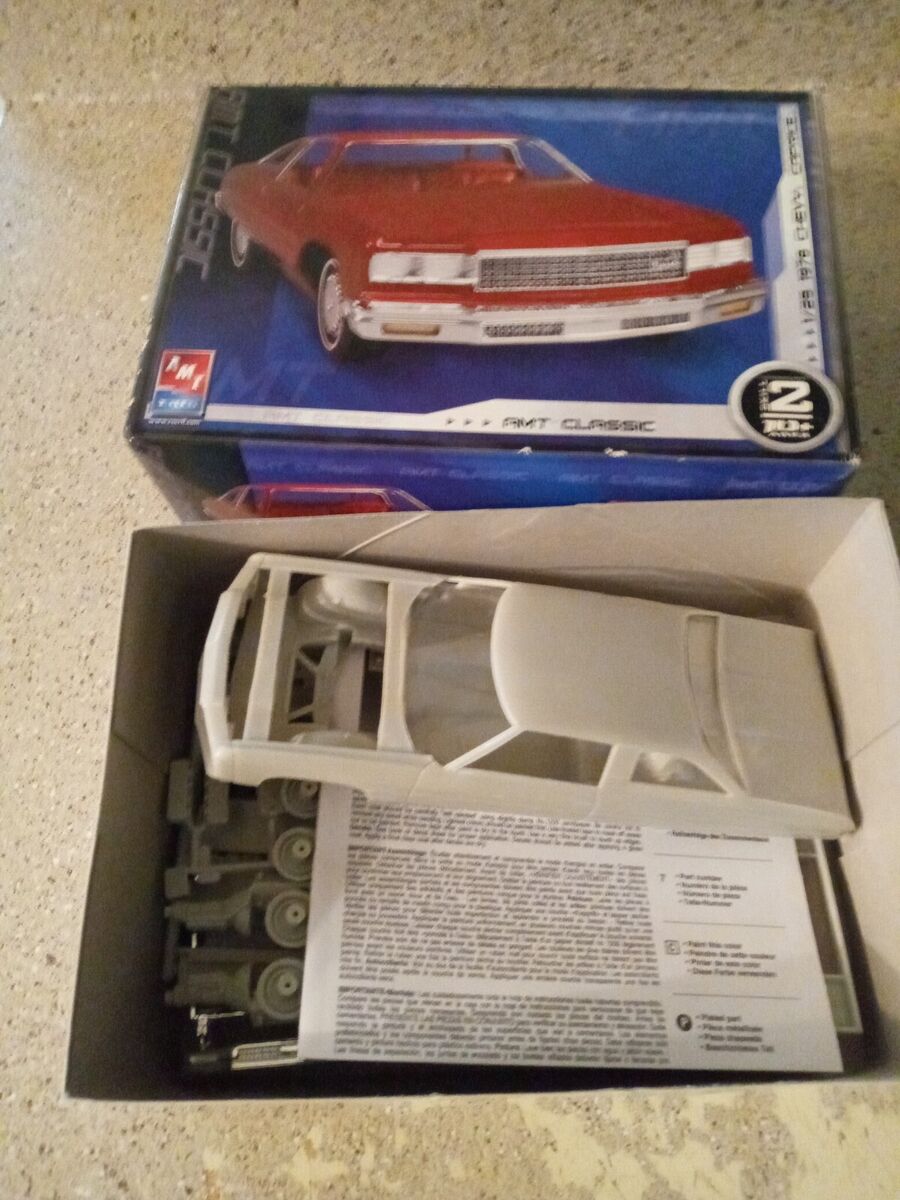 フィギュア amt CHEVROLET CHEVY CAPRICE 1976 CLASSIC 1/25 Model Kit