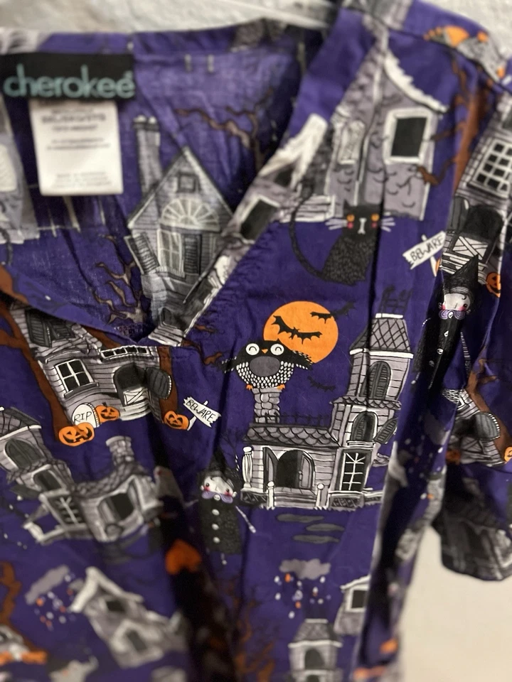 Cherokee  Scrub Top Woman's Purple  Halloween Size 3XL - Image 4 of 4
