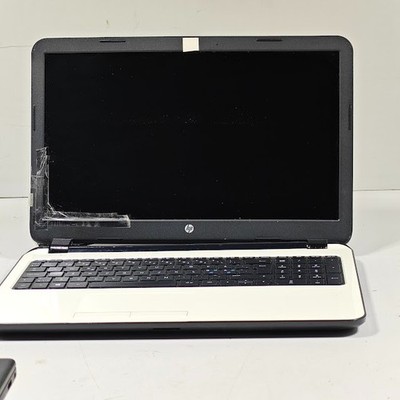 HP 15 g030no 15.6  HD   Gebraucht Aktiv Kosmetik Schaden, No Ladegerät Oder