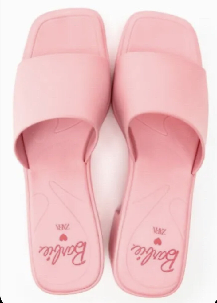 Barbie ZARA コラボ　サンダル ZARA x BARBIE The Movie Rubberized Lug Sole Sandals Women's