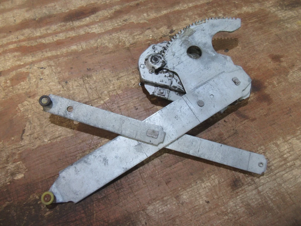 1962 Pontiac Catalina vagão porta interna janela regulador manivela mecanismo PR - Imagem 2 de 2