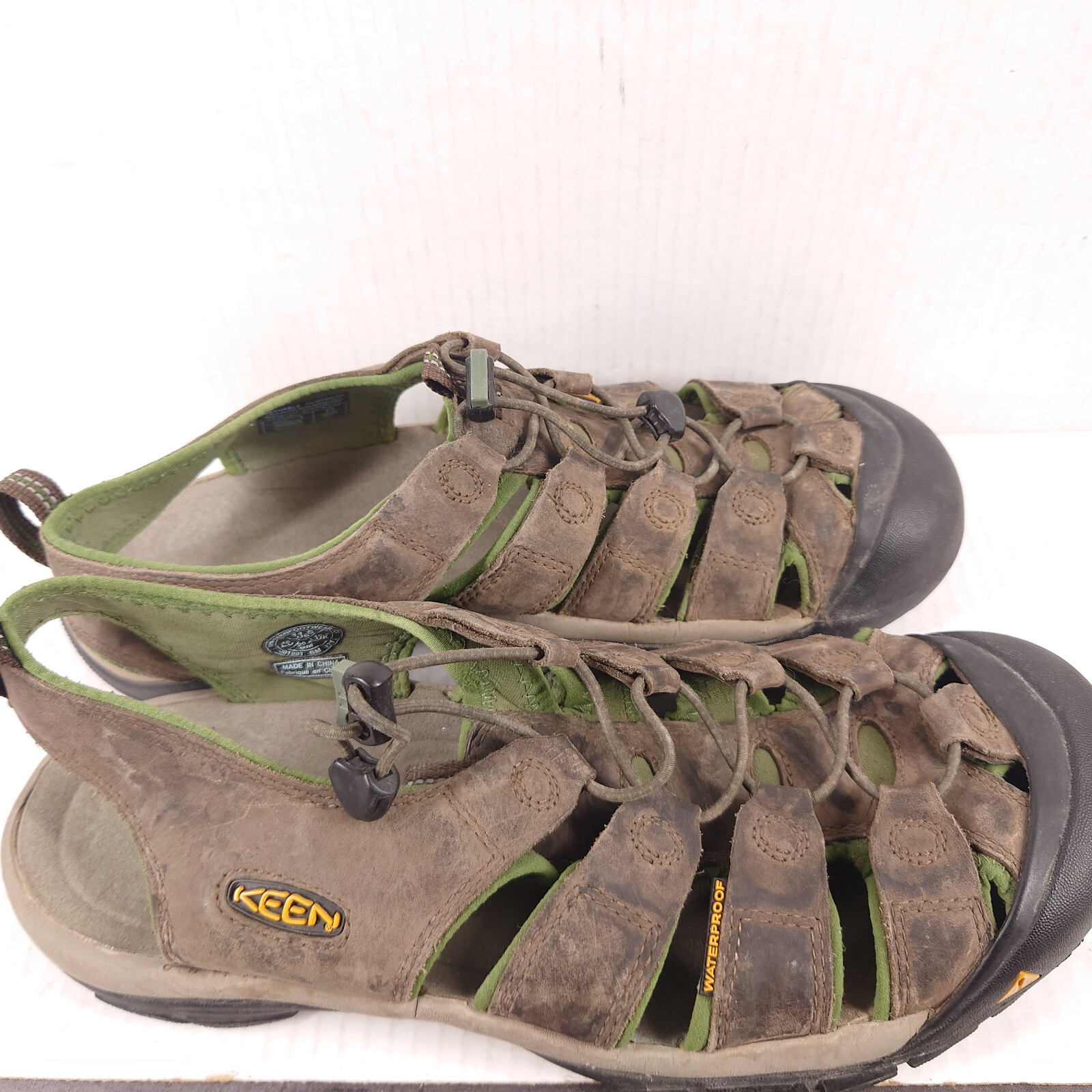 Sandali Keen da uomo taglia 11 5 Newport in pelle marrone impermeabili cinturino tacco escursionismo