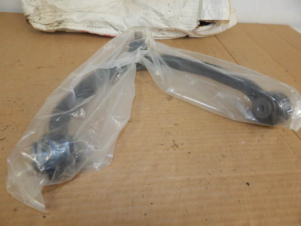 Nuevas piezas de chasis XRF K9890 rótula y brazo de control para Kia Sportage 95-02 Foto 2 de 3