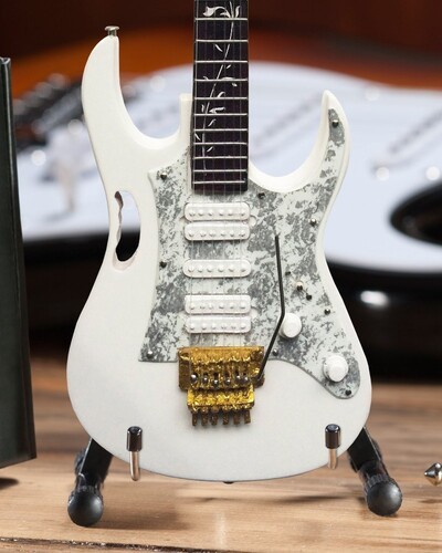 Steve Vai - Axe Heaven Steve Vai Signature White JEM Mini Guitar