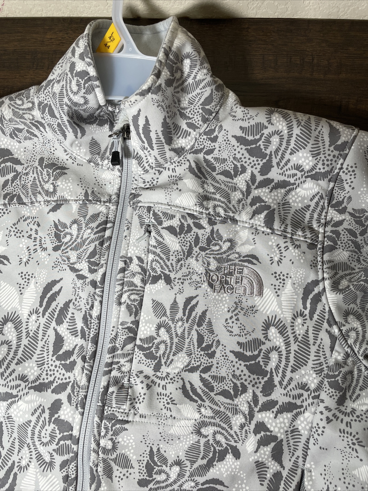 The North Face Floral Bionic Softshell Jacket, Wo… - image 2