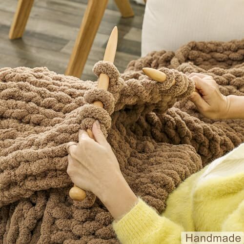 Chunky Knit Blanket Throw Knitted Throw 50"×60"(Large Size Throw） Brown
