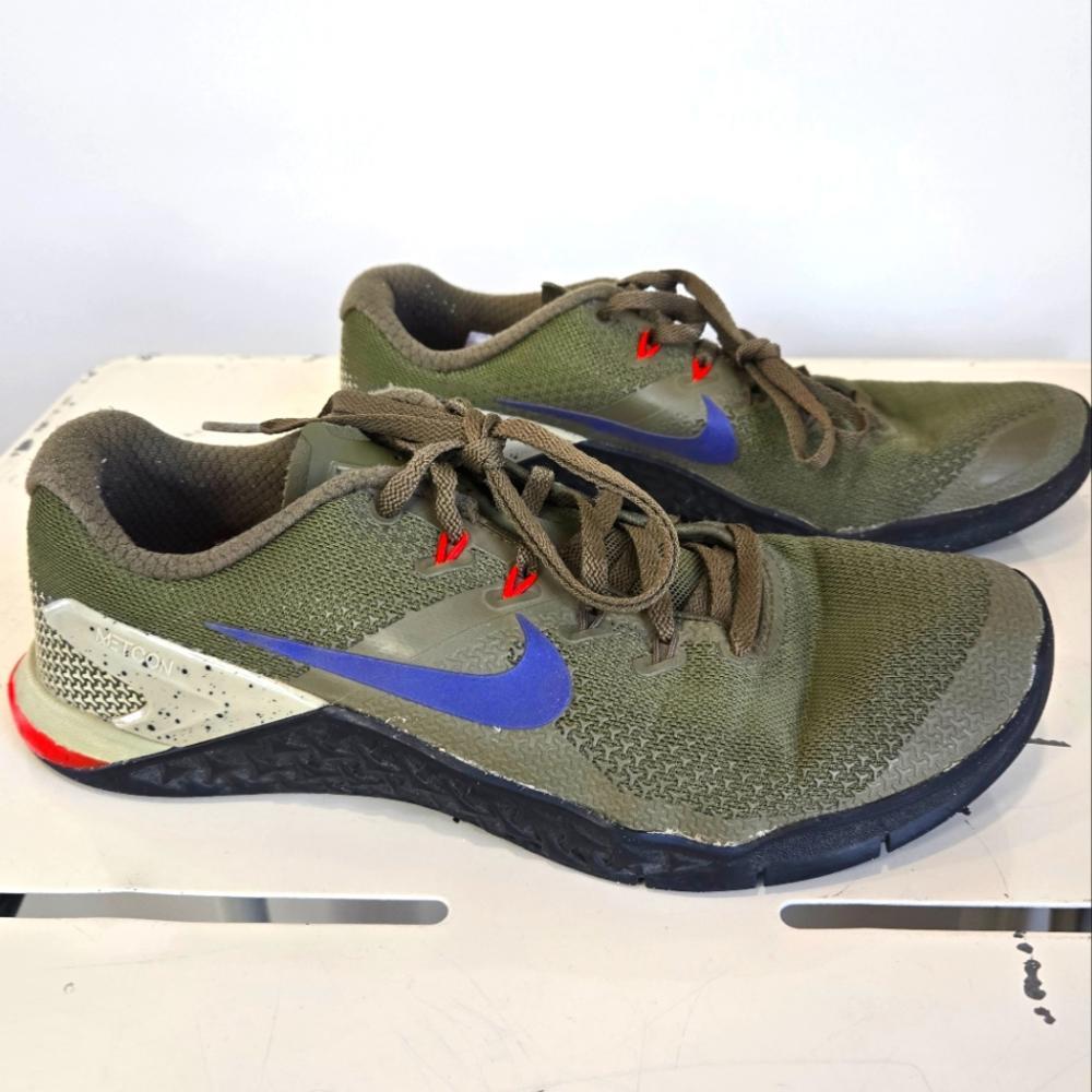 nike metcon olive