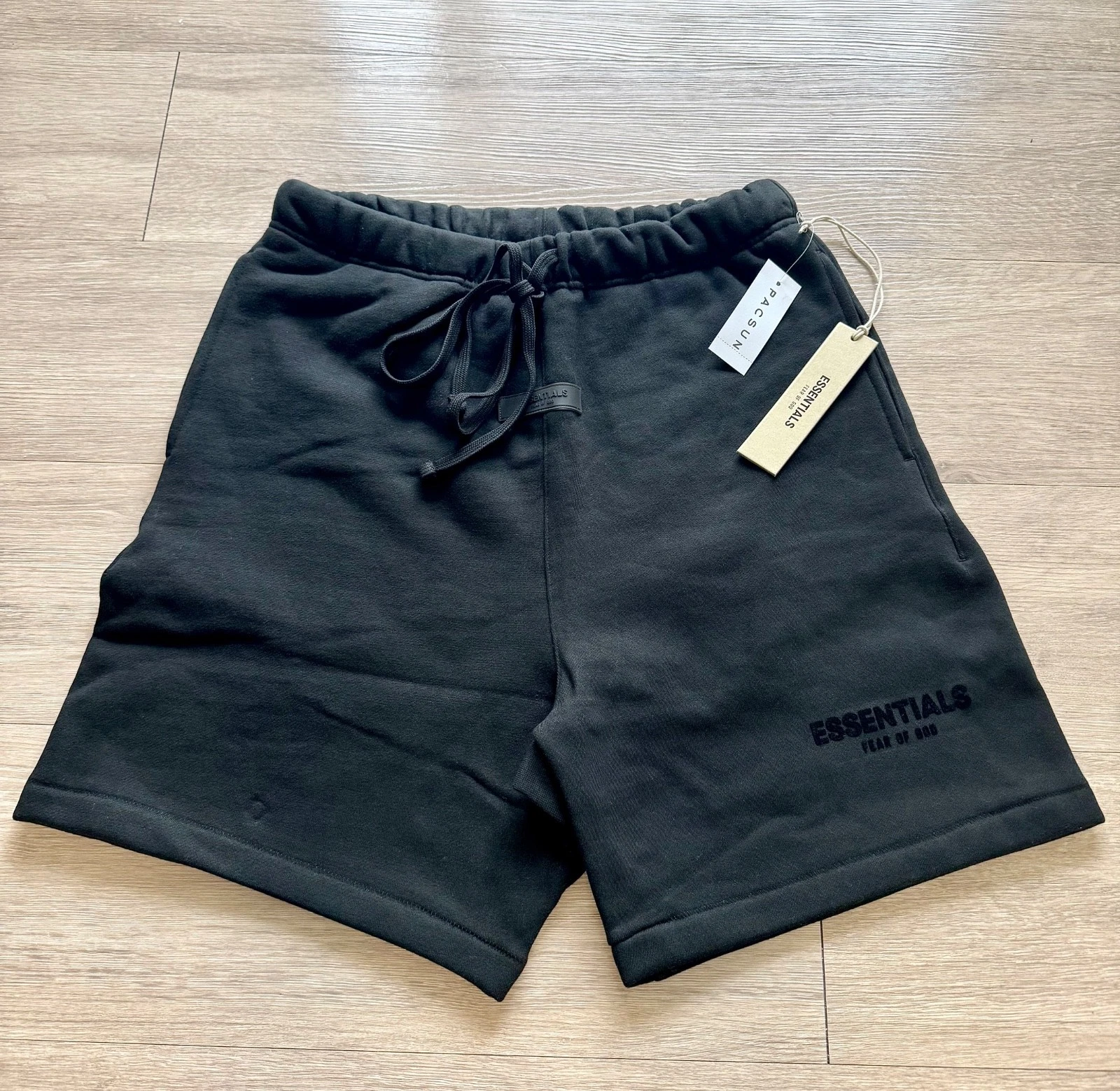 Essentials Fear of God S22 Shorts Single 1 Piece Black Grey White New
Opens in a new window or tab