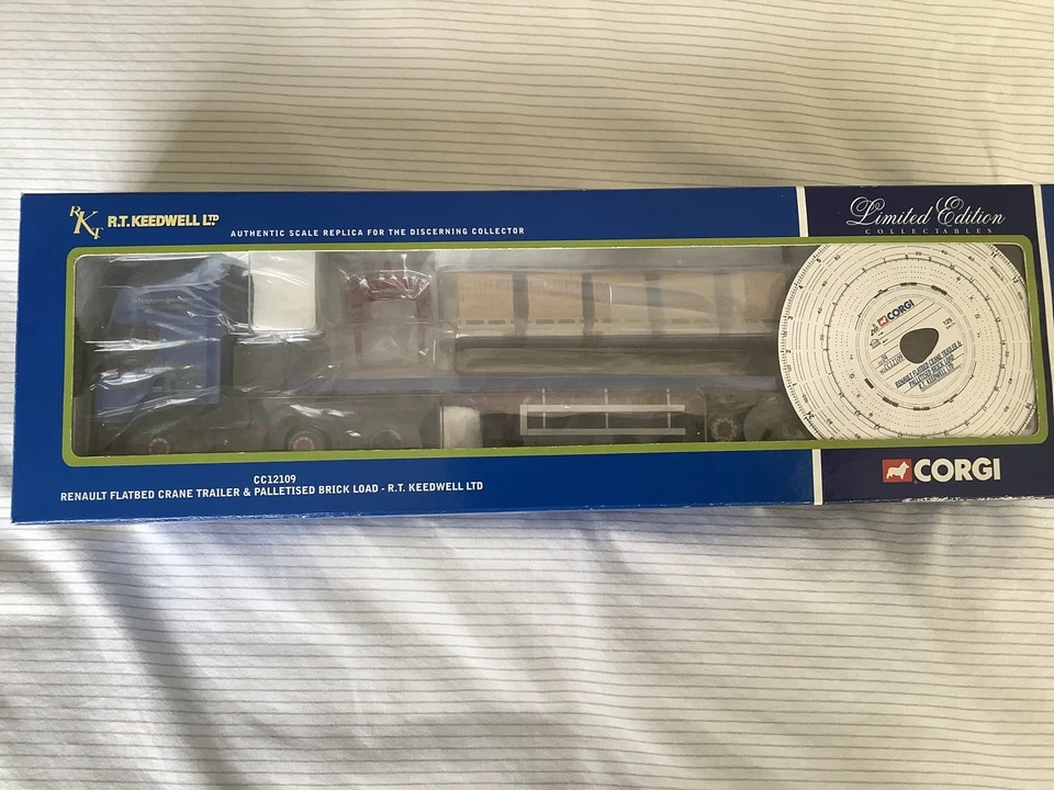 Corgi CC12109 Renault Flatbed Crane Trailer & Palletised Brick Load.R T Keedwell - Image 2 of 4