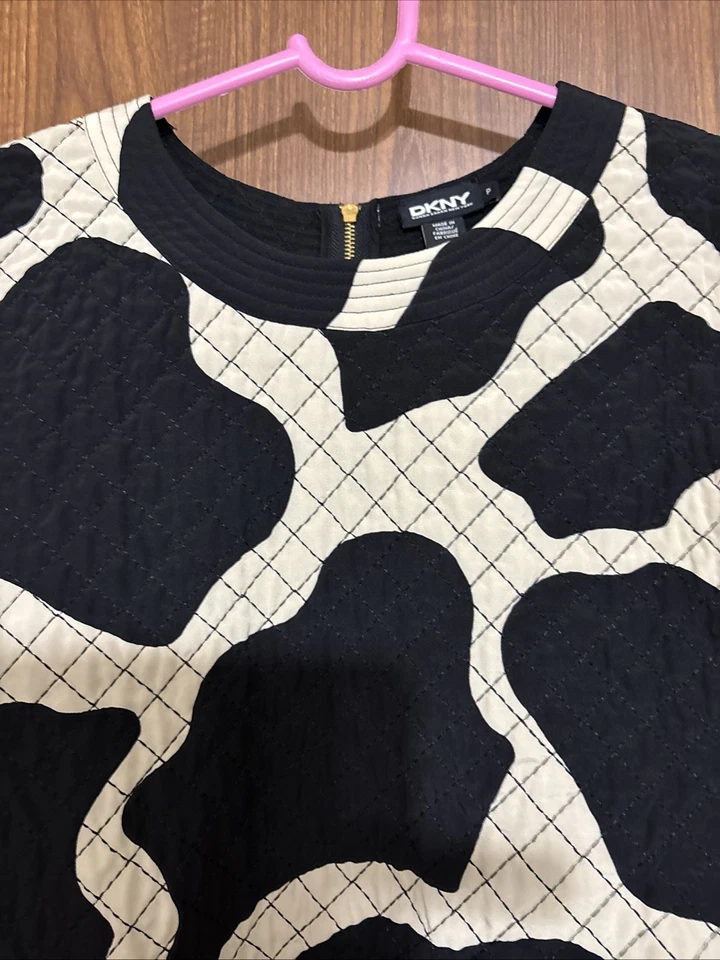 Top DKNY Mezcla Seda Estampado Geométrico Negro/Crema Espalda Cremallera Original $295 Foto 2 de 4