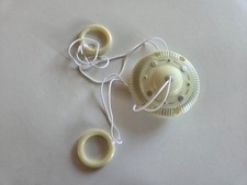 Vintage SPACE SAUCER UFO PLASTIC PULL STRING TOY Yo Yo Cousin Damert 1998