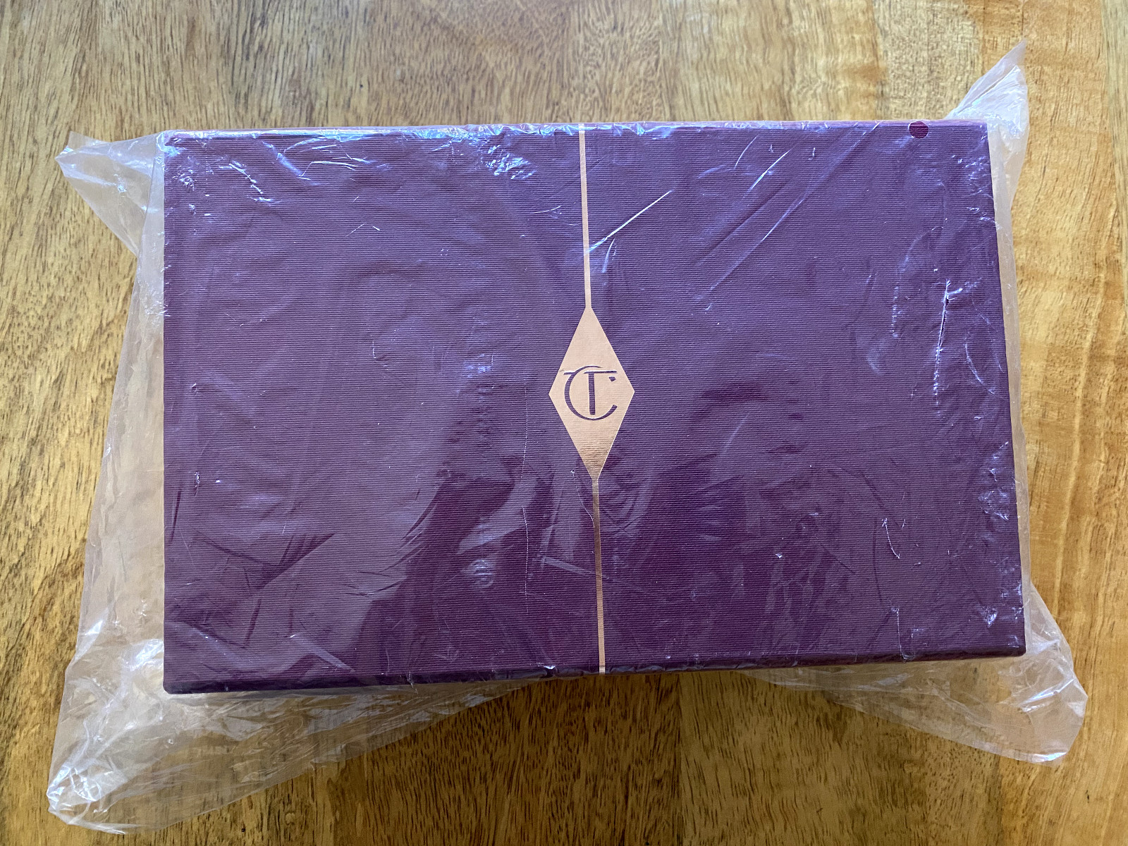 Charlotte Tilbury Gift Box Burgundy And Gold empty classic style