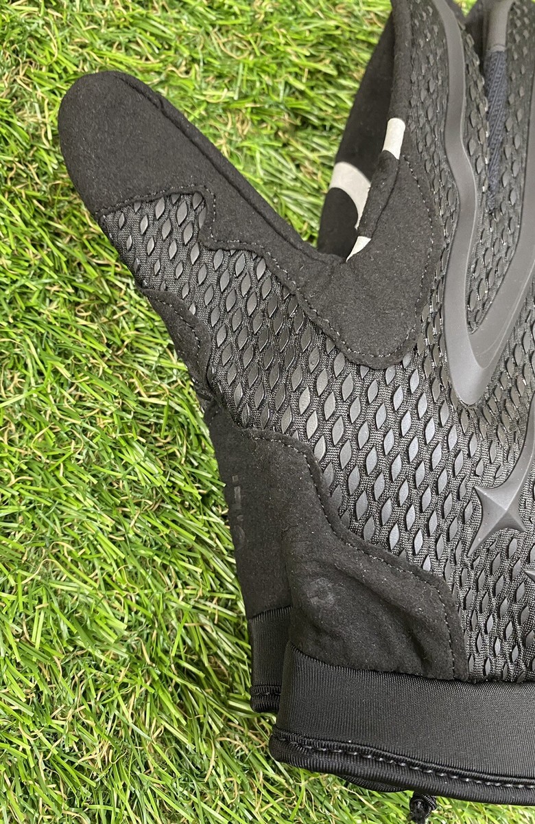 DRAKE Nocta X Nike Dri-FIT Black Football Gloves FD2116-001 Men's