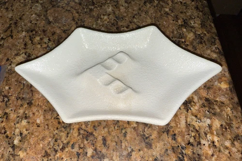 Vintage Mid Century Modern Royal Haeger Ceramic Pottery Ashtray 138 U.S.A  White