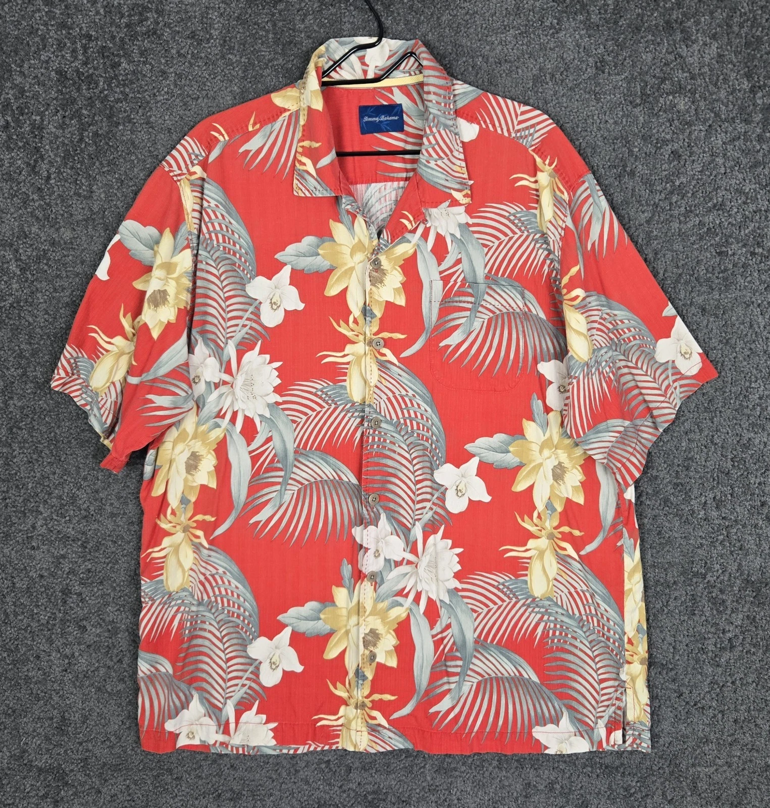 Tommy Bahama Shirt Mens XL Floral Leaf Hawaiian Aloha Silk Loop Collar Shirt