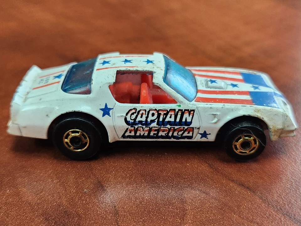 VINTAGE 1977 HOT WHEELS HOT BIRD CAPTAIN AMERICA DIE CAST R332 - Image 2 of 4