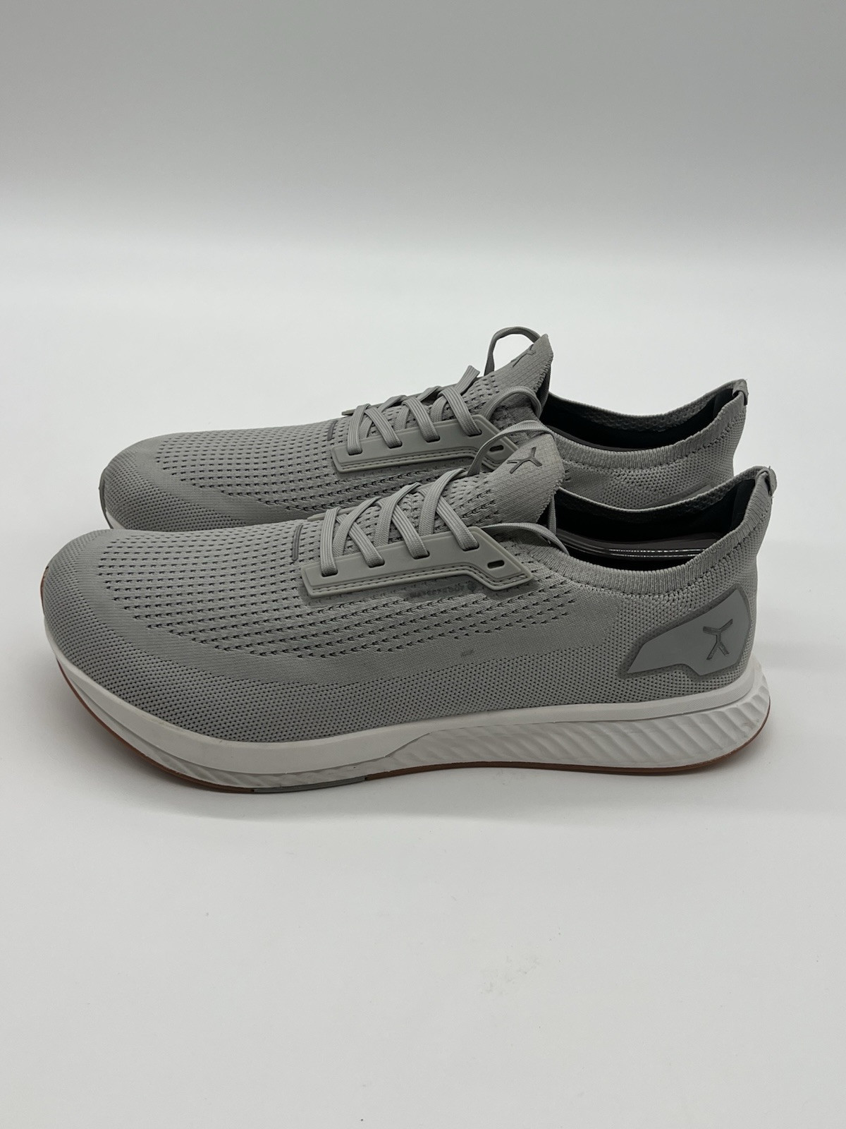 Flux Adapt Mens Size 12.5 Waterproof Running Sneakers in Lunar Gray