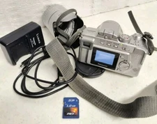 Panasonic Lumix DMC-FZ4 Digital Camera W/ 2 Batteries, Charger, 512mb Card, Case