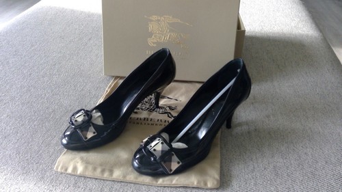 Burberry Italy Leather studded accents Black High Heels size 38 (7 in US) in box