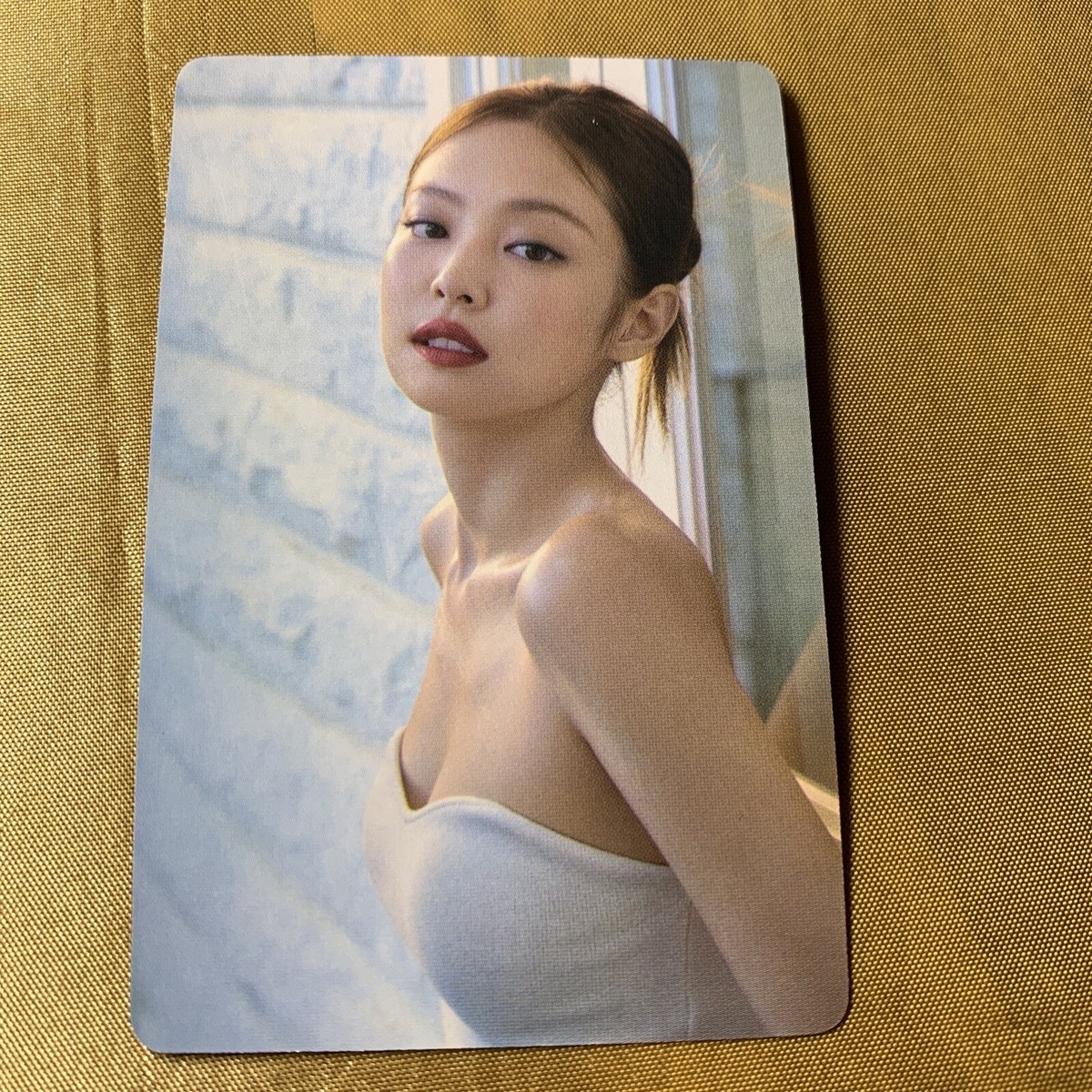 JENNIE BLACKPINK Black Vogue J Celeb K-pop Girl Photo Card Red