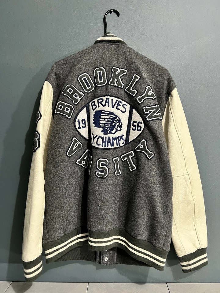 Chaqueta universitaria True Religion para hombre 2xl (se adapta como XL) Foto 2 de 3