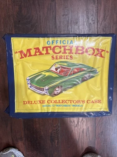 1968 Official Matchbox Series Deluxe Collectors Case Including Cars Vintage