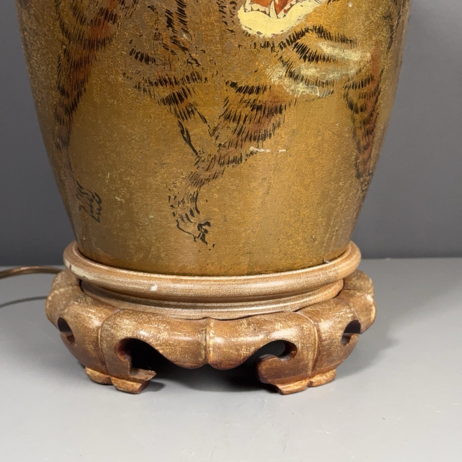 Vintage Chinoiserie Tiger Lamp Gilt Ceramic Asian Mid Century Table Lamp