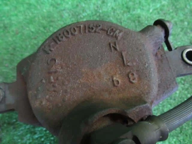 GM Cadillac fleetwood 1995 E-AD25B Front Left Caliper [Used] [PA73472246] - Изображение 3 из 4