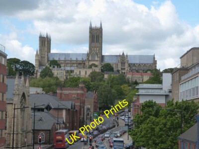 Foto 6x4 Lincoln Cathedral mit Verkehr auf der A15 darunter c2015