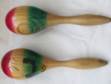 HANDMADE CARVED WOOD MULTICOLOR CHILDRENS SIZE LOT 2 MEXICAN MARACAS 6 INCHES