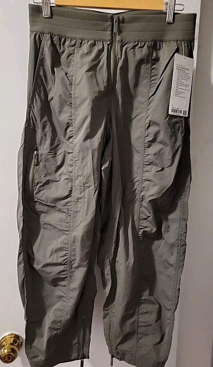 NWT lululemon Front-Zip Mid -Rise Crop Pant Size8 ARMG Army Green