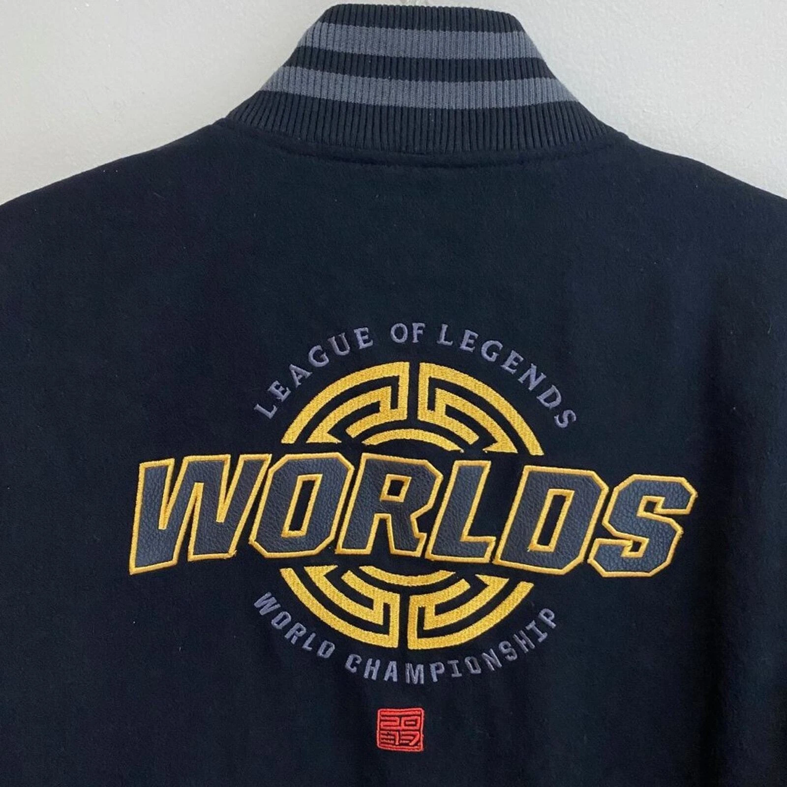 Riot League of Legends 2017 Worlds Championship Varsity Jacket Official Merch S - product detail image 3