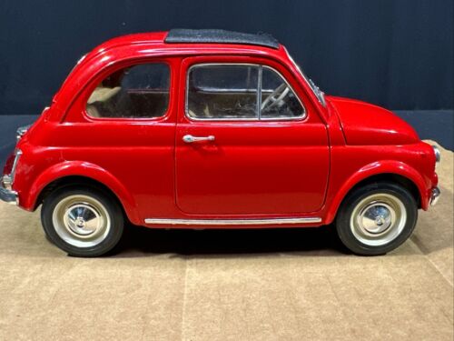 Burago Fiat 500 F Closed Roof 1965 Red Diecast Model Gold Collection 1:16 - Picture 5 of 18