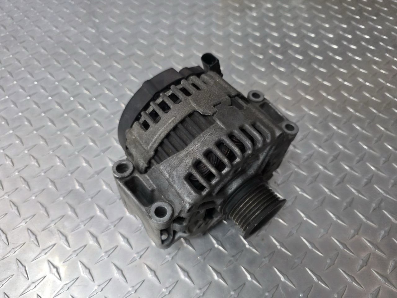 06-11 Mercedes W212 E350 SLK300 Generator Alternator  OEM