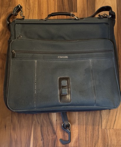 Vintage Sansonite Garment Bag - Dark green With Bi-folds And Sewing Kit