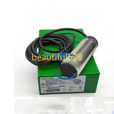 1PC New Schneider Proximity Switch XSAV-11801 in Box Free Shipping