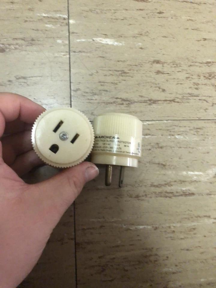 2 Archer Radio Shack 15A 300V Transient Voltage Spike Protectors 61-2791 - Image 2 of 3