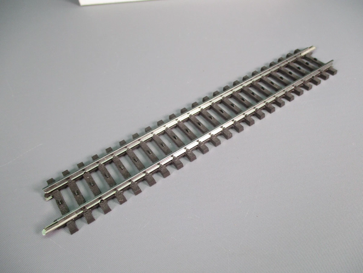 Rails Märklin voie C – 3 rails HO, aiguillages et accessoires