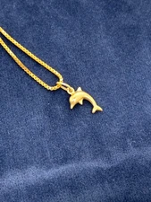 9ct Yellow gold chunky dolphins lucky charm pendant