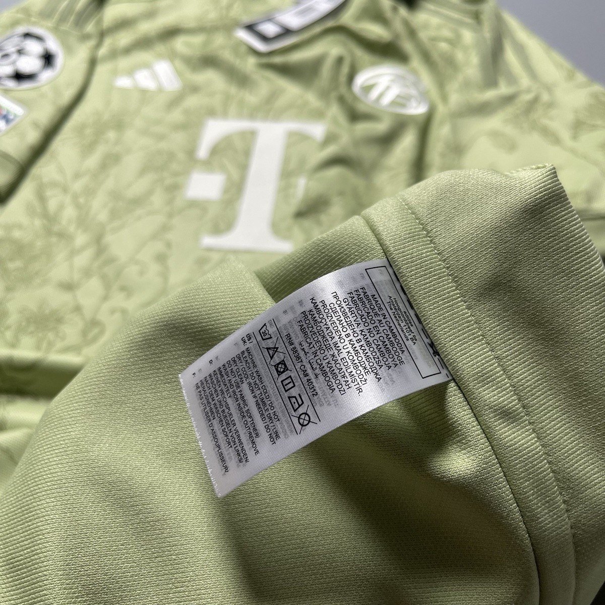 BAYERN ADIDAS 2023/2024 FOOTBALL OKTOBERFEST JERSEY #7 GNABRY SIZE