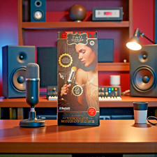 FAO Schwarz Bluetooth Vintage Style Microphone Rechargeable Built in Speaker