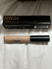 MAC NW24 Studio Fix 24 Hour Smooth Wear Concealer 