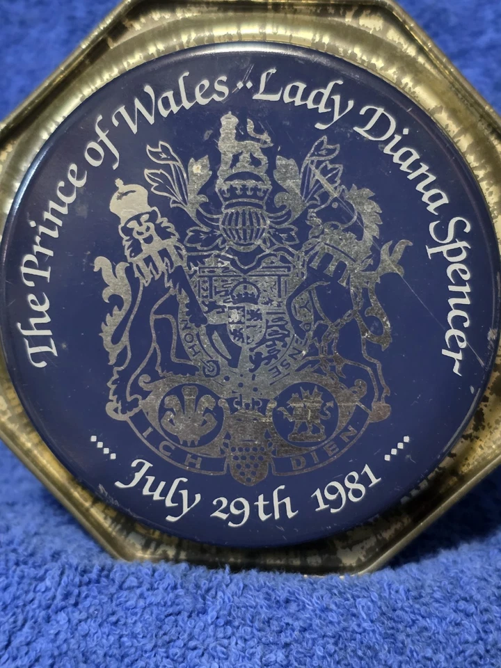 Commemorative Tin Celebrating Princess Diana And Prince Charles Wedding - Image 2 of 2