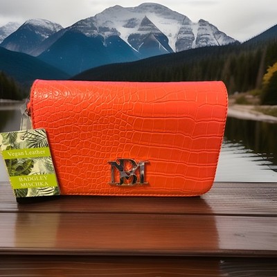 Bradley Mischa Croco Crossbody W/logo Plate 8 In Wide 5 In Deep $99.00 Value