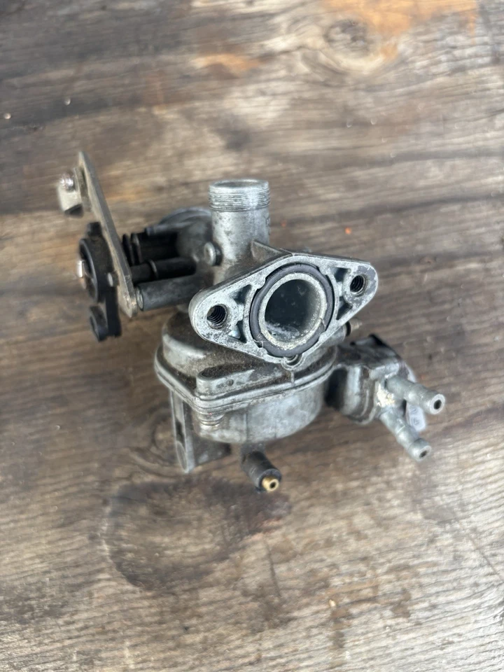 Carburador Honda C70 Passport 1981 usado OEM 16100-174-772 OEM Keihin 15A LM61 Foto 2 de 4