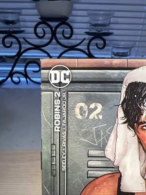 Robins #2 Cover B Nick Robles 'Workout' Variant Cover - Est. NM