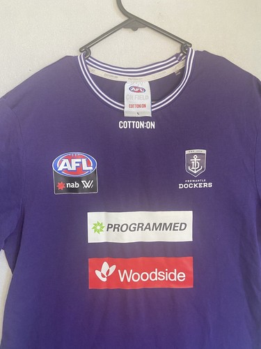 AFLW Fremantle Dockers Crew Neck Supporters Tshirt Size Large L - Picture 2 of 3