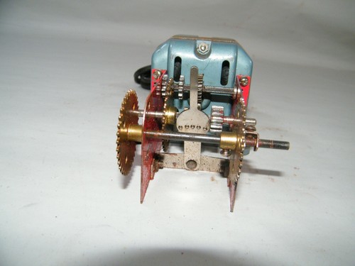 GILBERT WORKING MOTOR AND GEAR BOX FOR AN ERECTOR SET, HAS BEEN TESTED, WORKS - Picture 3 of 12