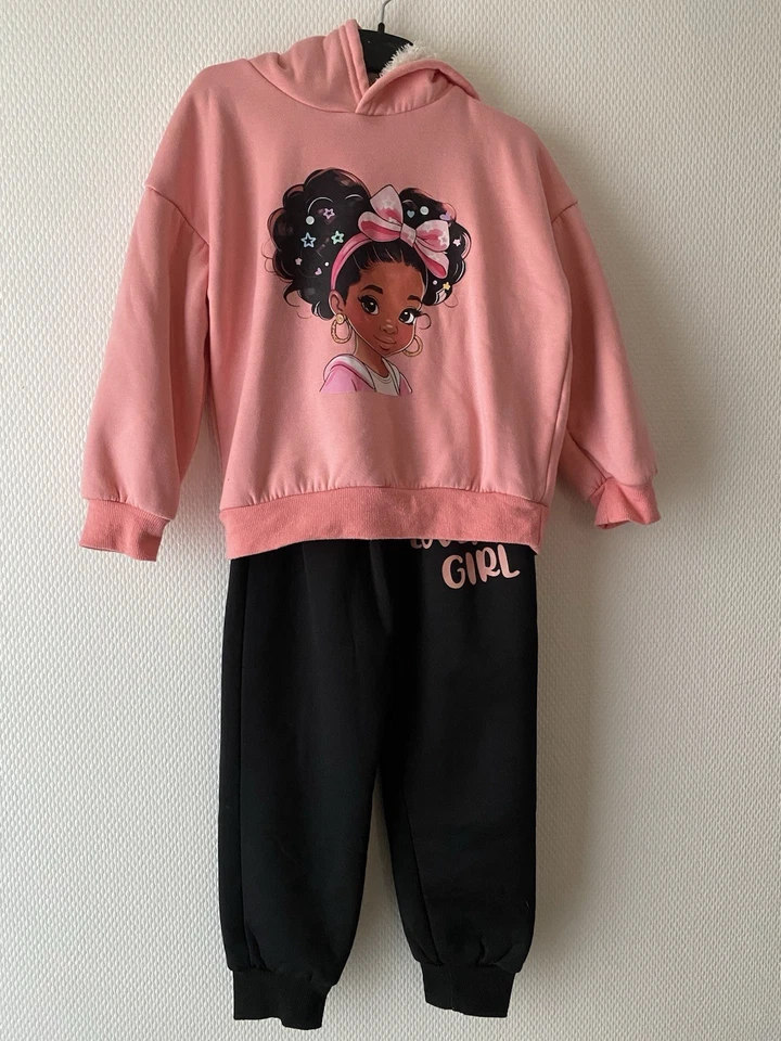 Tissaia Basics ensemble fille 5 ans sweat à capuche rose + jogging noir LOVE - Photo 1/4