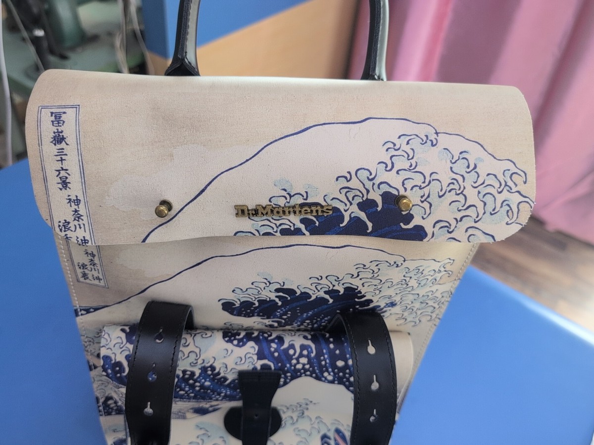Doc Dr. Martens x THE MET Backpack Masterpiece Katsushika Hokusai
